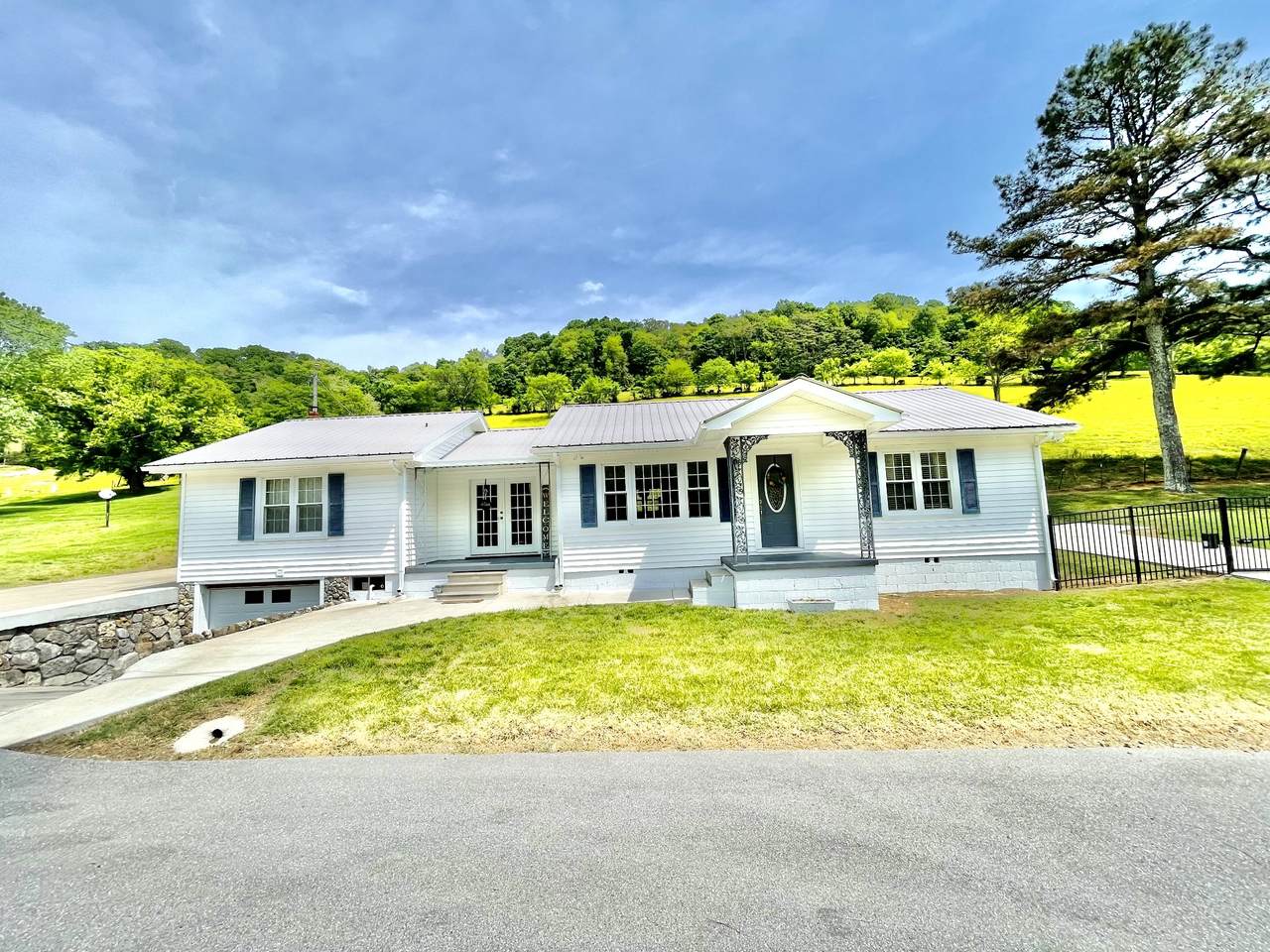 121 Stonewall Hwy - Photo 1