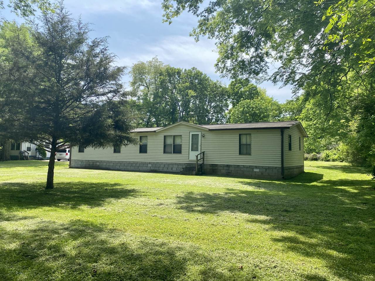 321 Scalf Dr - Photo 1