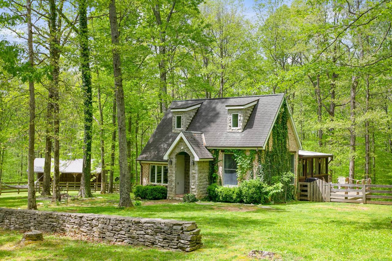 5672 Pinewood Rd - Photo 1
