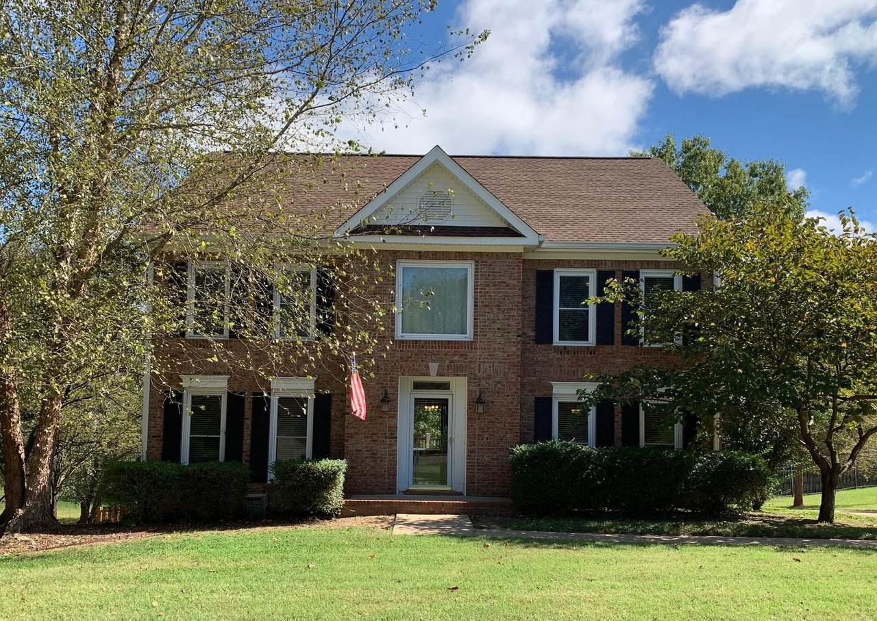246 Longwood Ln - Photo 1