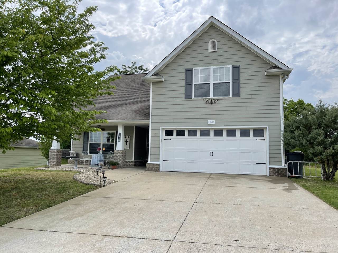 2208 Carpenter Bee Dr - Photo 1