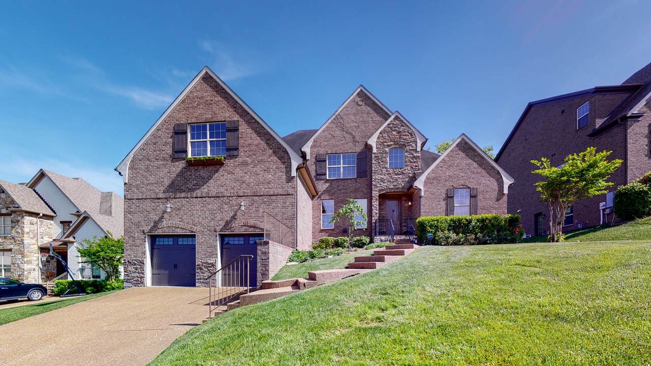 1369 Sweetwater Dr - Photo 1