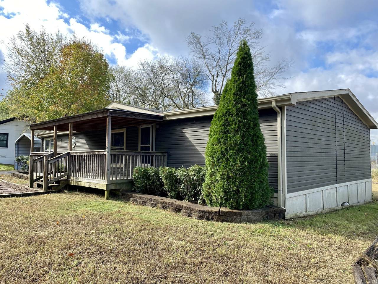 919 Locust Street - Photo 1