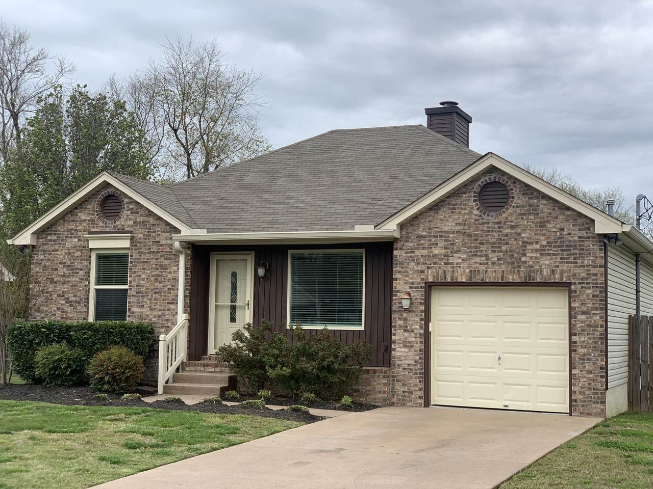 110 Pine Grove Rd - Photo 1