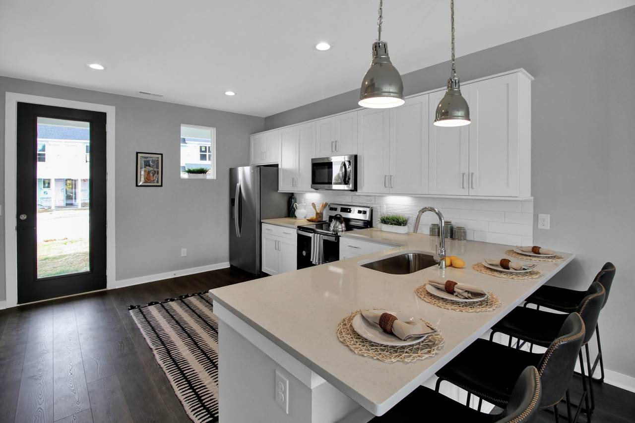 101 Ethelyne Way - Photo 1