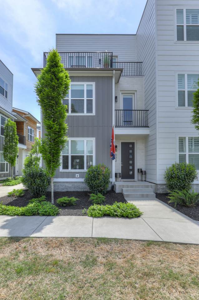 522 Vernon Cir - Photo 1