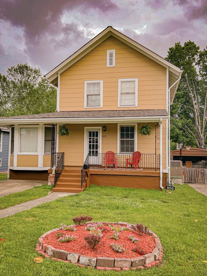 805 Hadley Ave - Photo 1
