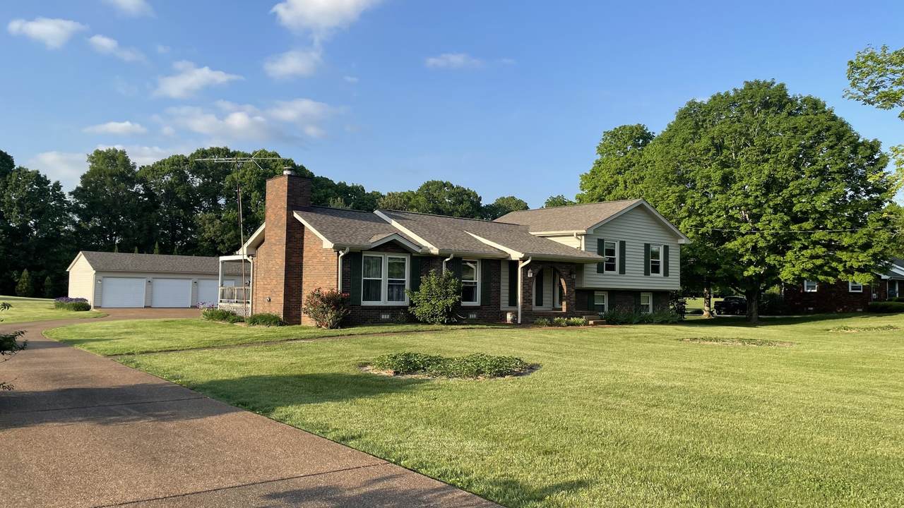 1036 Green Acres Rd - Photo 1
