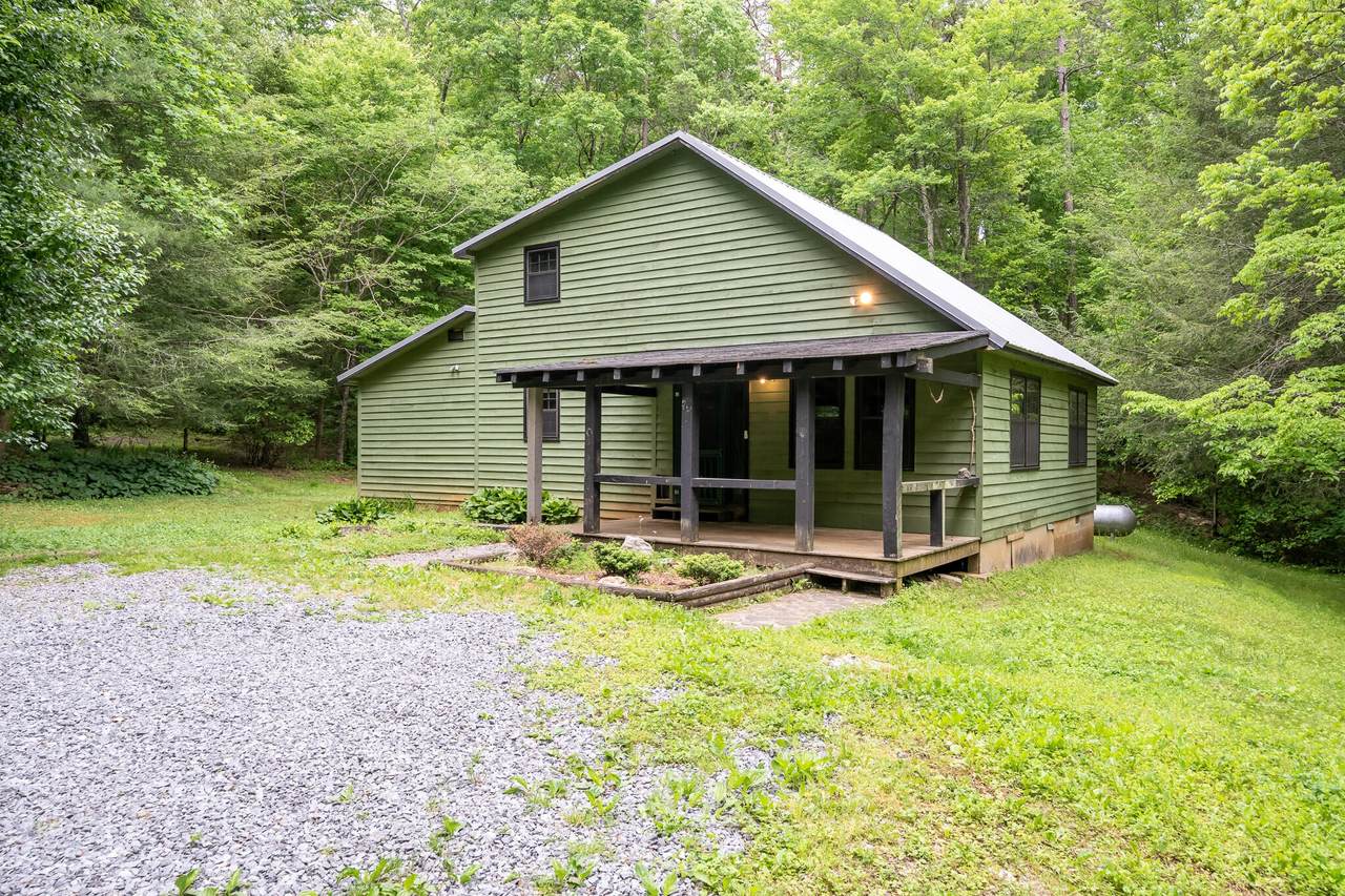 211 Greenfield Ln - Photo 1