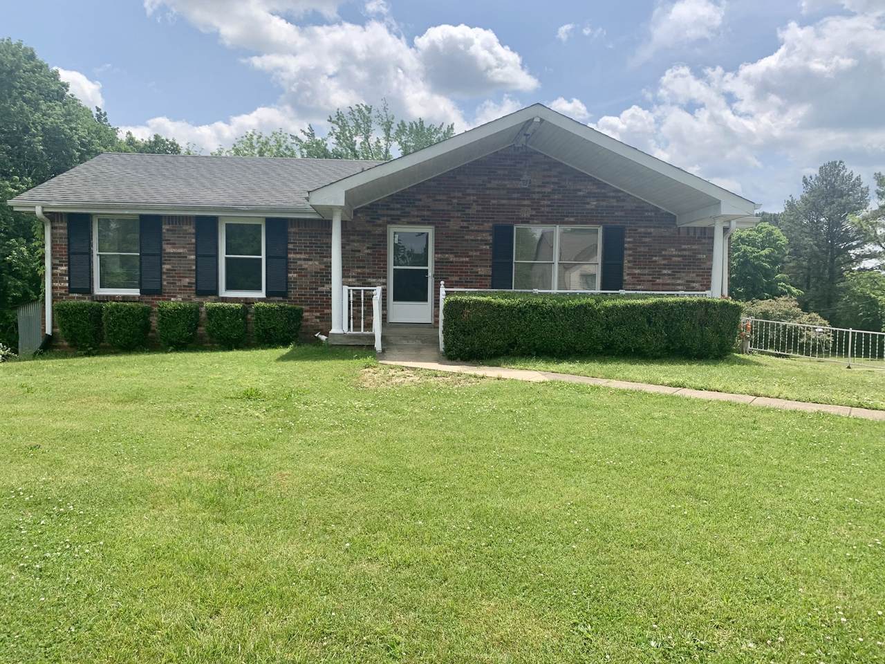 979 Gratton - Photo 1