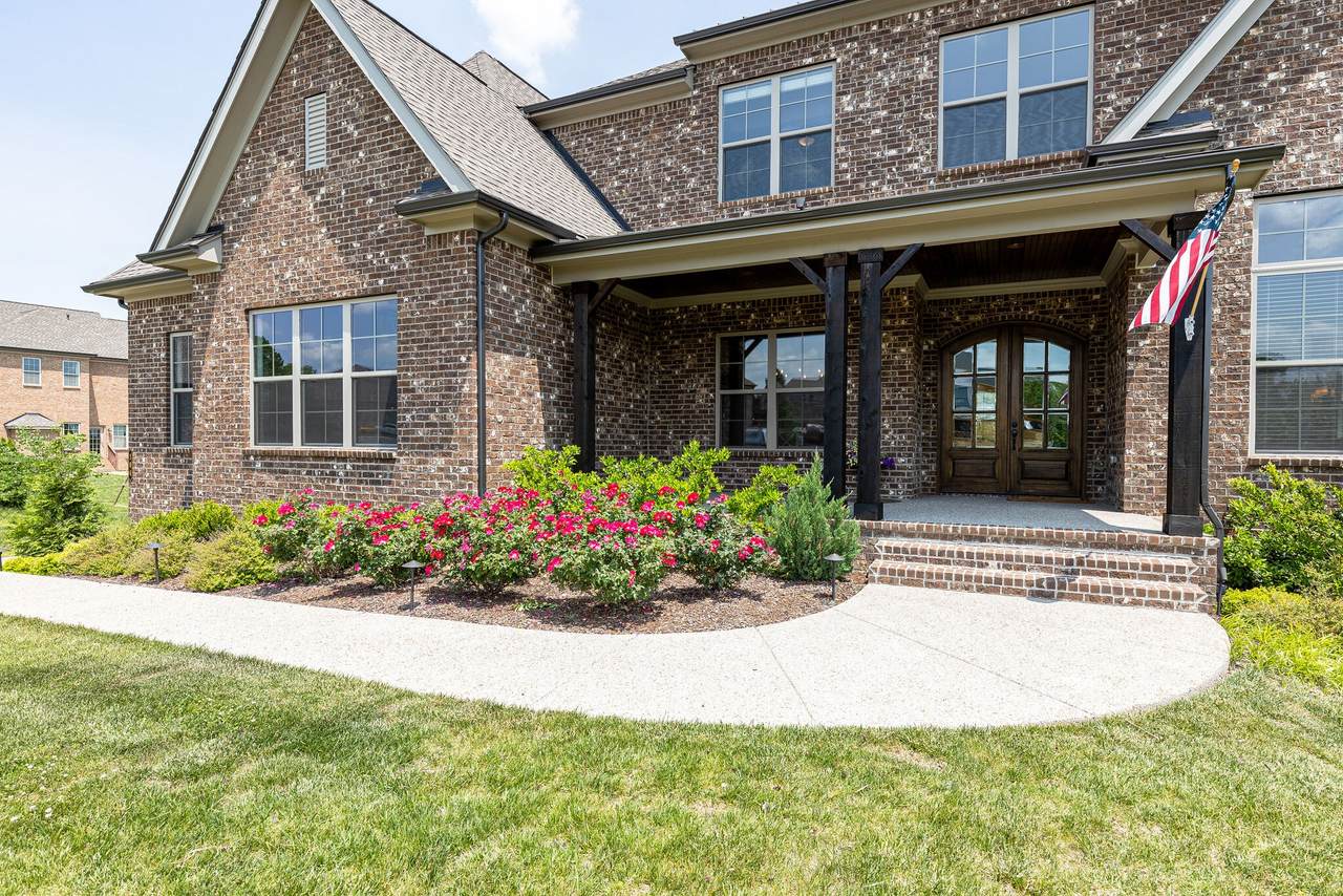 104 Cureton Ct - Photo 1