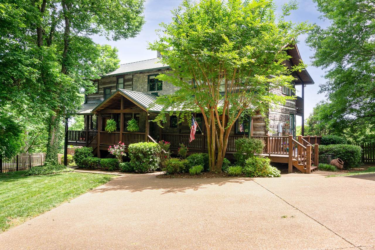 1237 Fernbank Dr - Photo 1