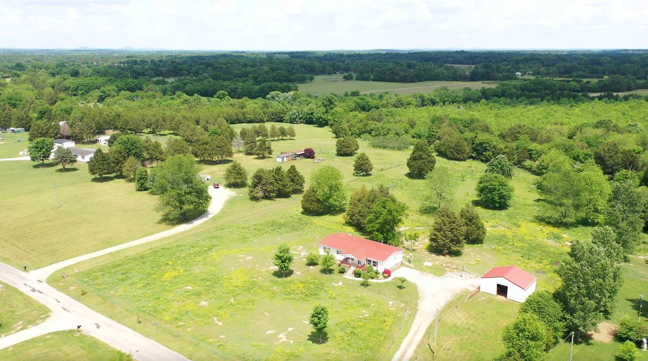 2420 Jesse Ln - Photo 1