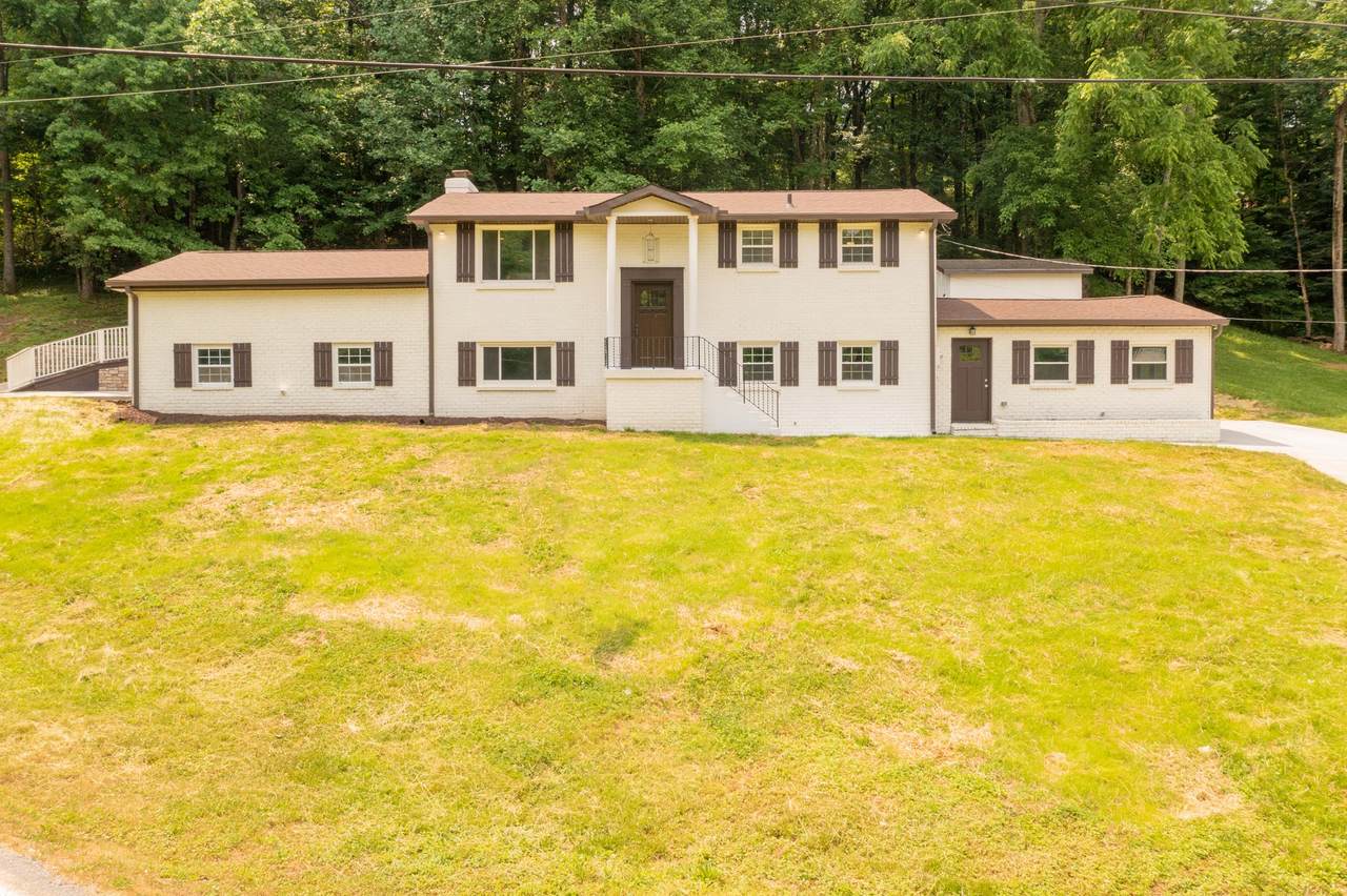 2423 Centerpoint Rd - Photo 1