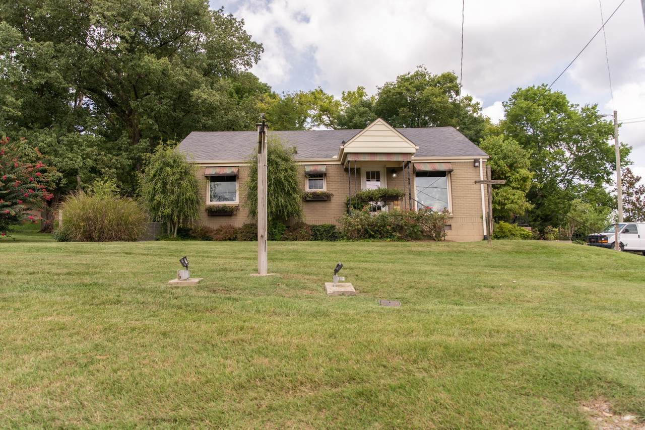 1203 S Dickerson Rd - Photo 1