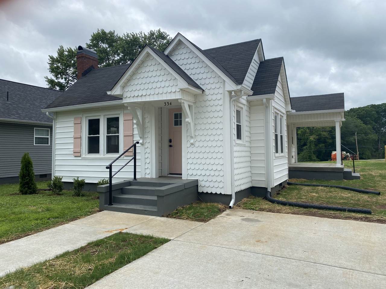 334 Nixon Ave - Photo 1