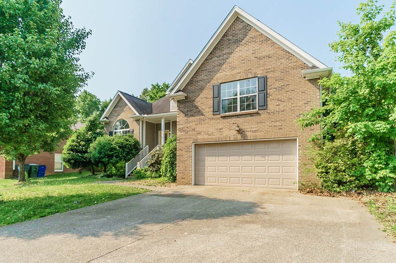 304 Holly Ln - Photo 1