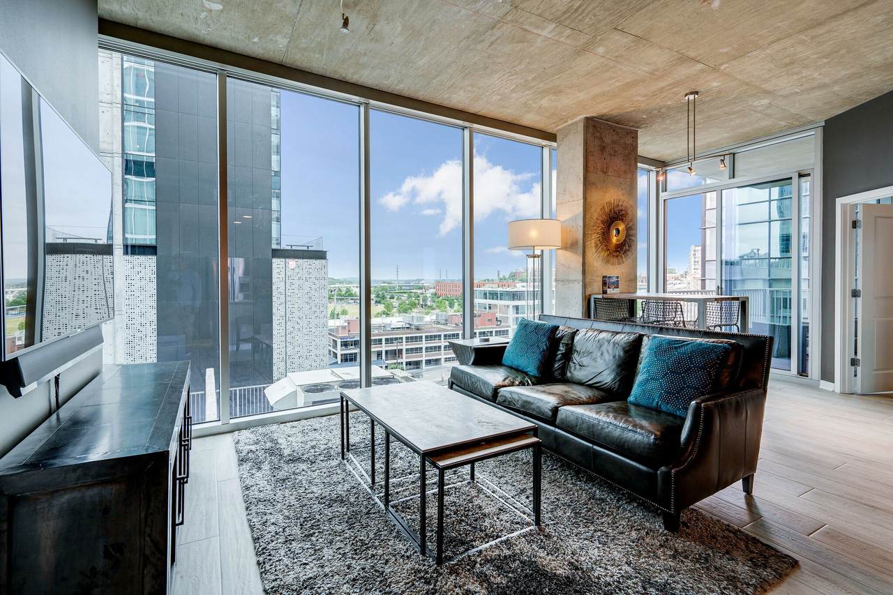 301 Demonbreun St - Photo 1