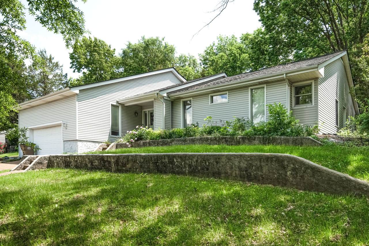 2505 Somerset Dr - Photo 1