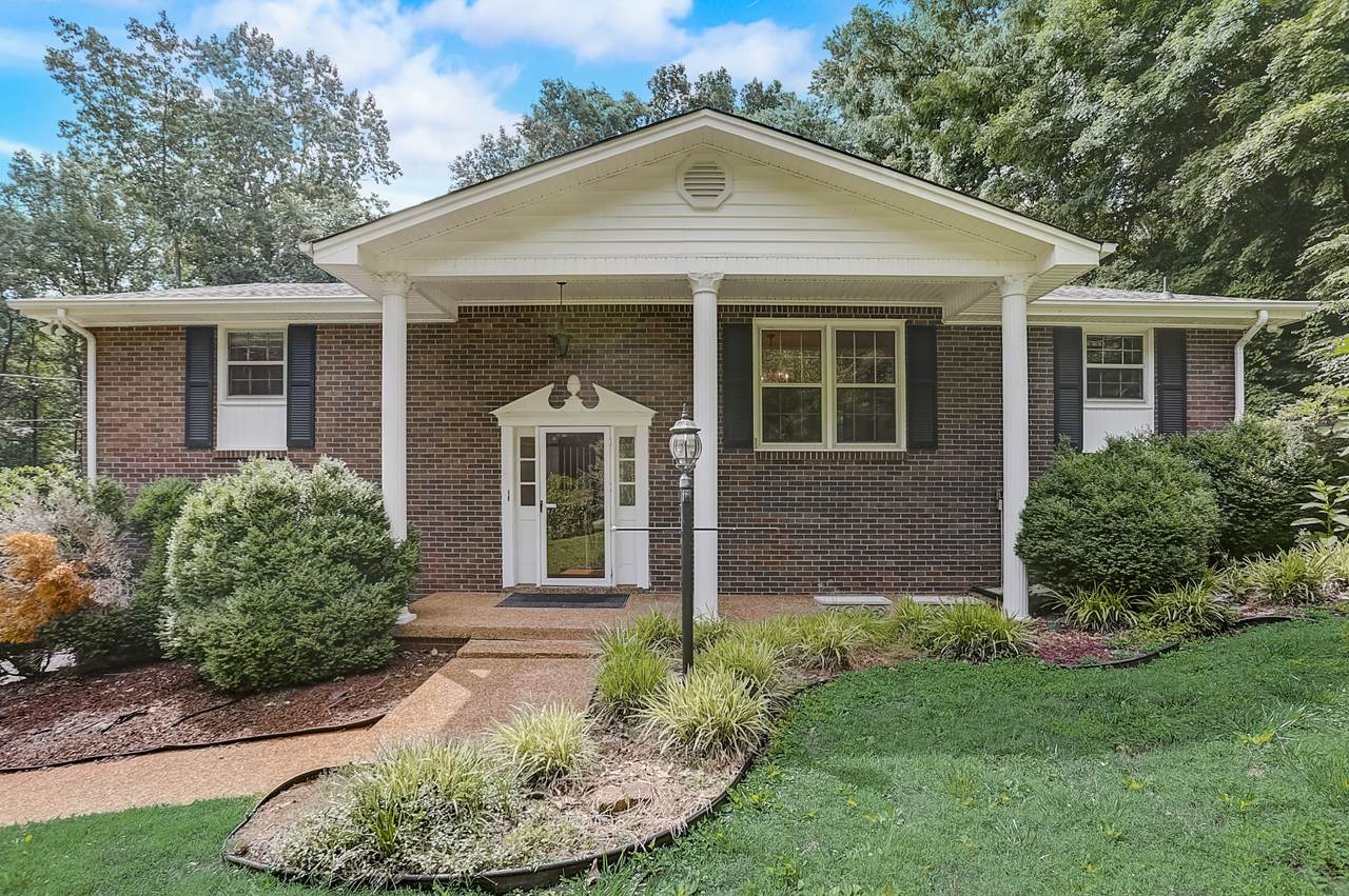 112 Lee Rd - Photo 1