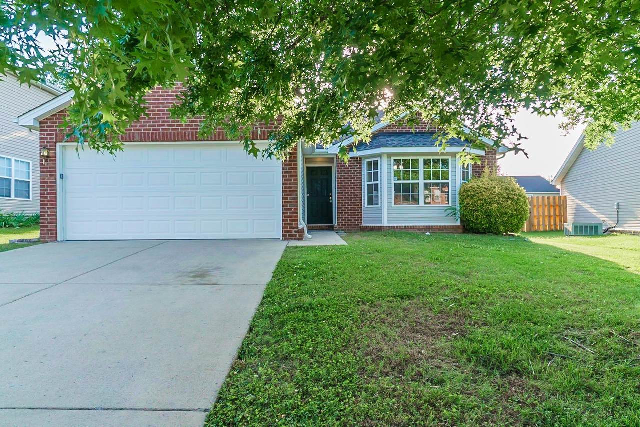 1014 Lowrey Pl - Photo 1
