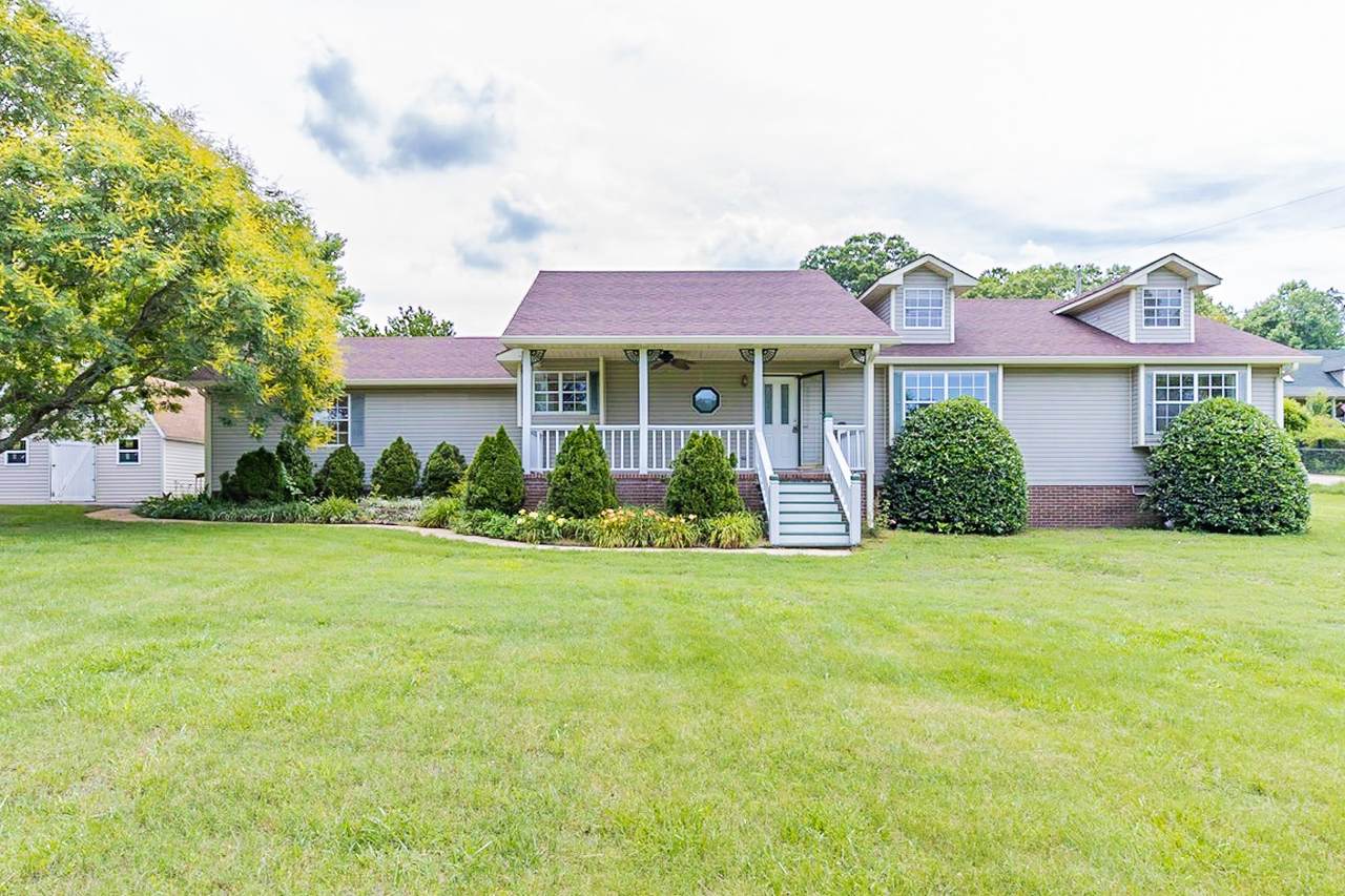 1813 Seavy Hight Rd - Photo 1