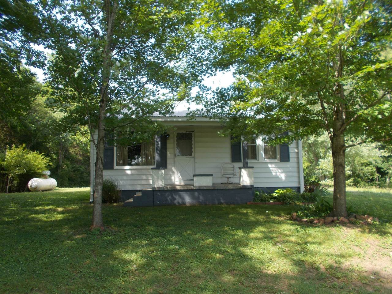 1000 Ross Hollow Rd - Photo 1
