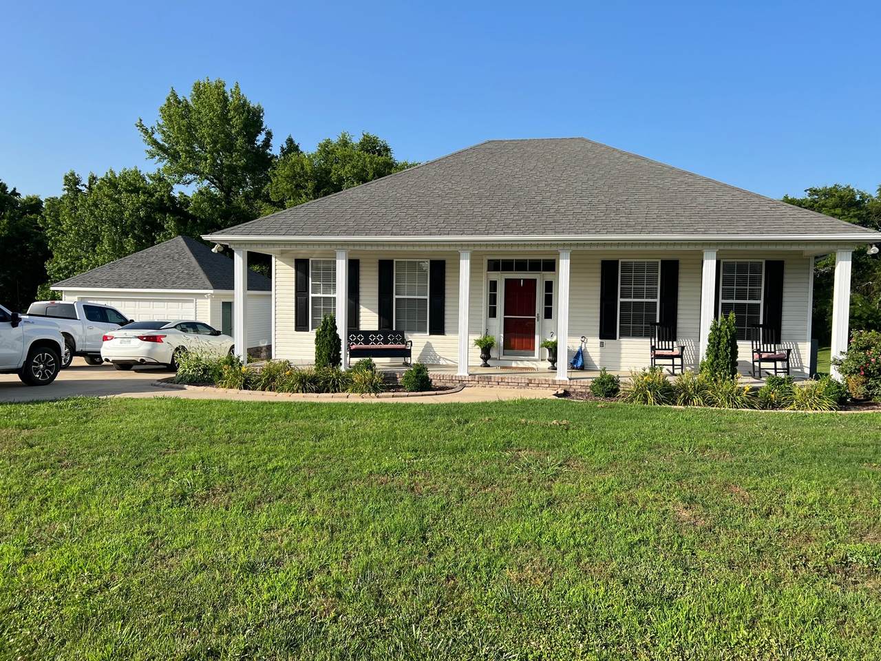 205 Northridge Dr - Photo 1