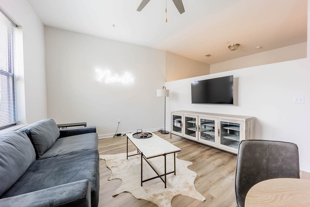 1700 Belcourt Ave - Photo 1
