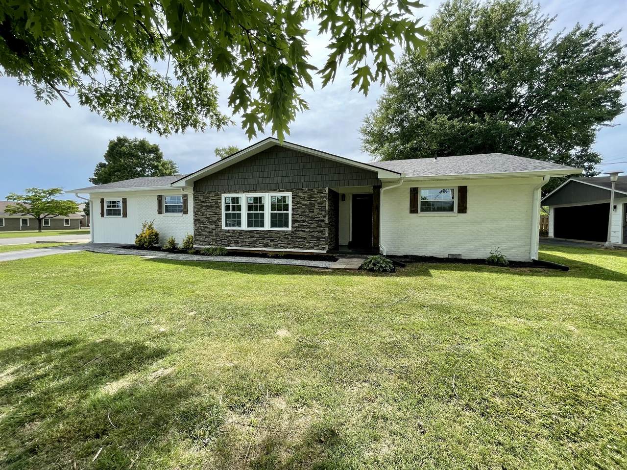 1101 Springer Rd - Photo 1