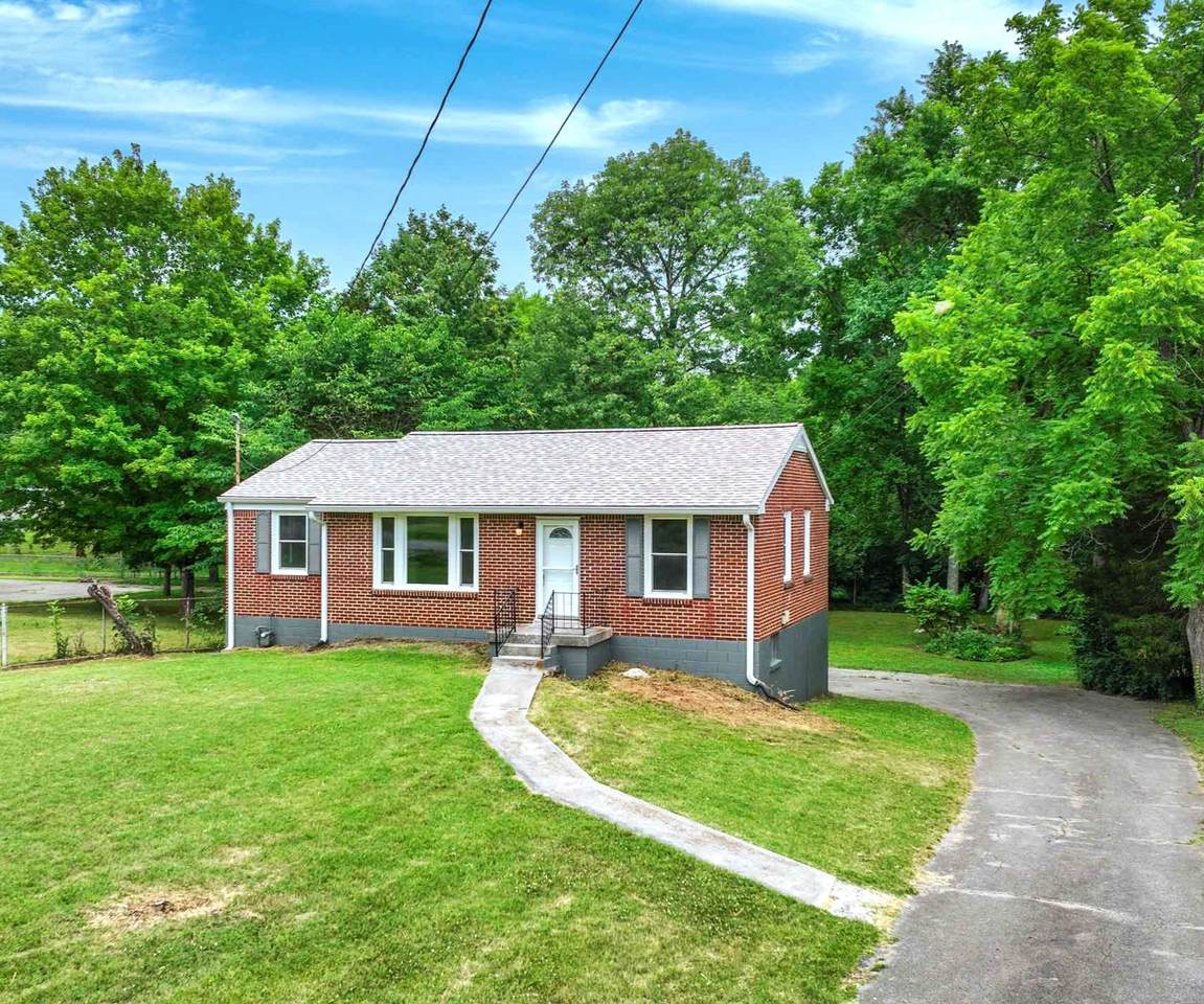 805 Joyce Ln - Photo 1