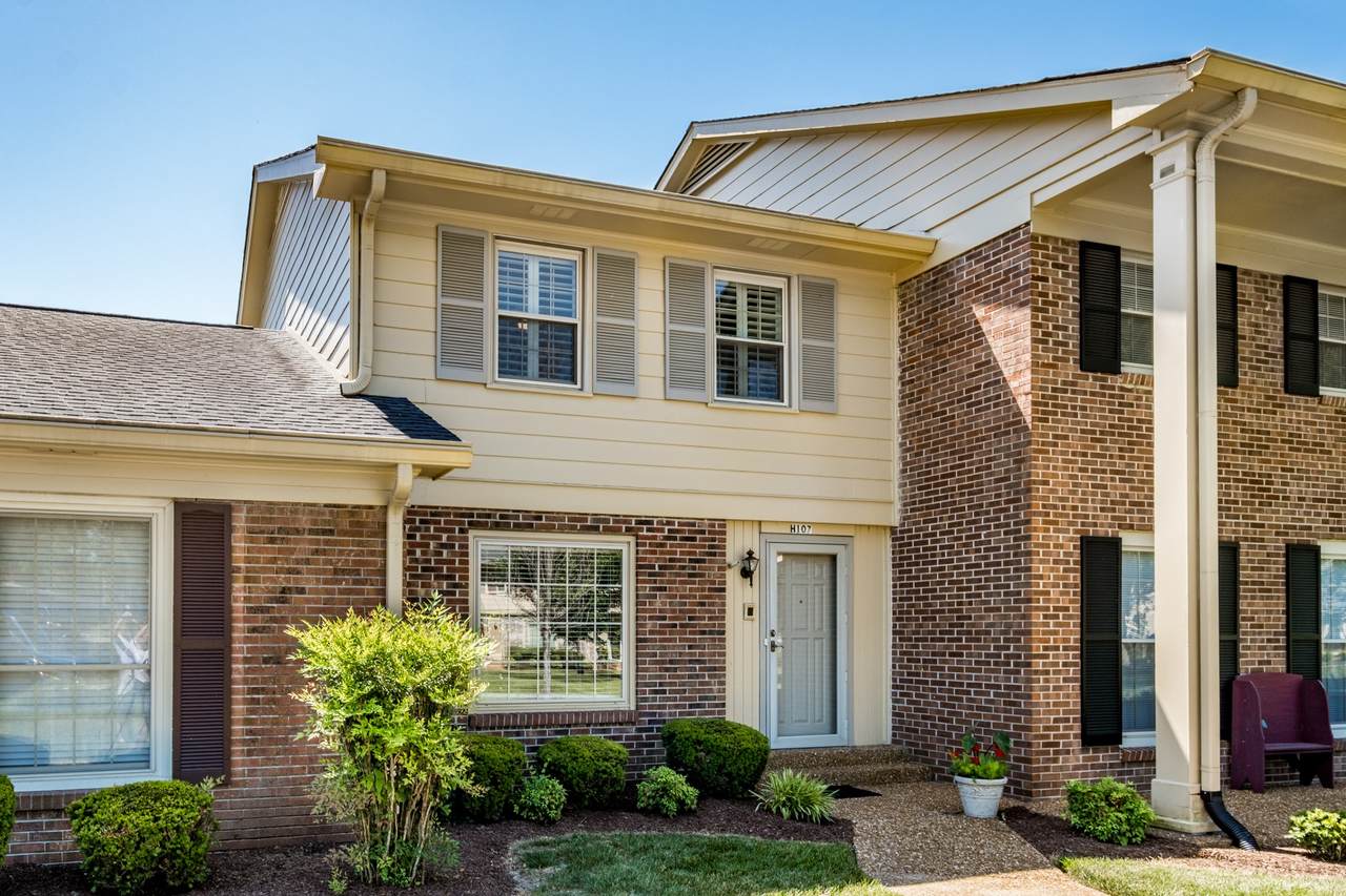 1002 E Northfield Blvd - Photo 1