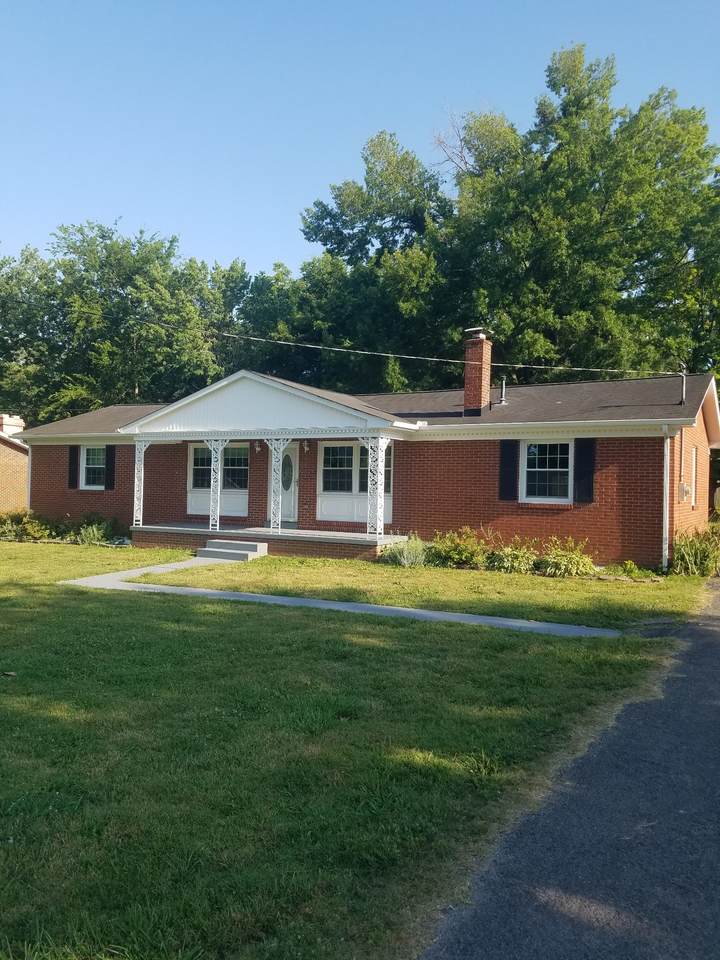 302 Blue Ribbon Pkwy - Photo 1