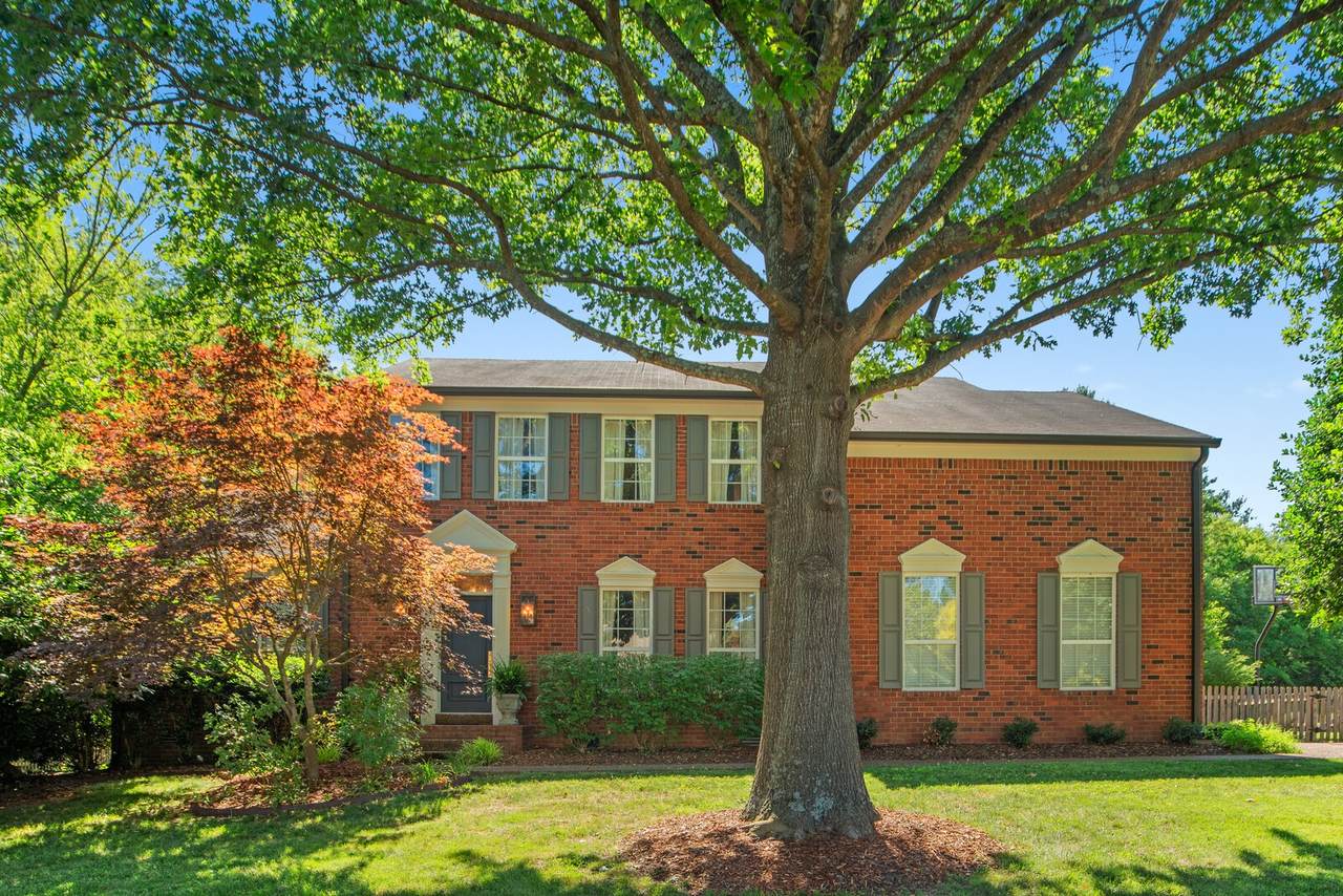 214 Lancelot Ln - Photo 1
