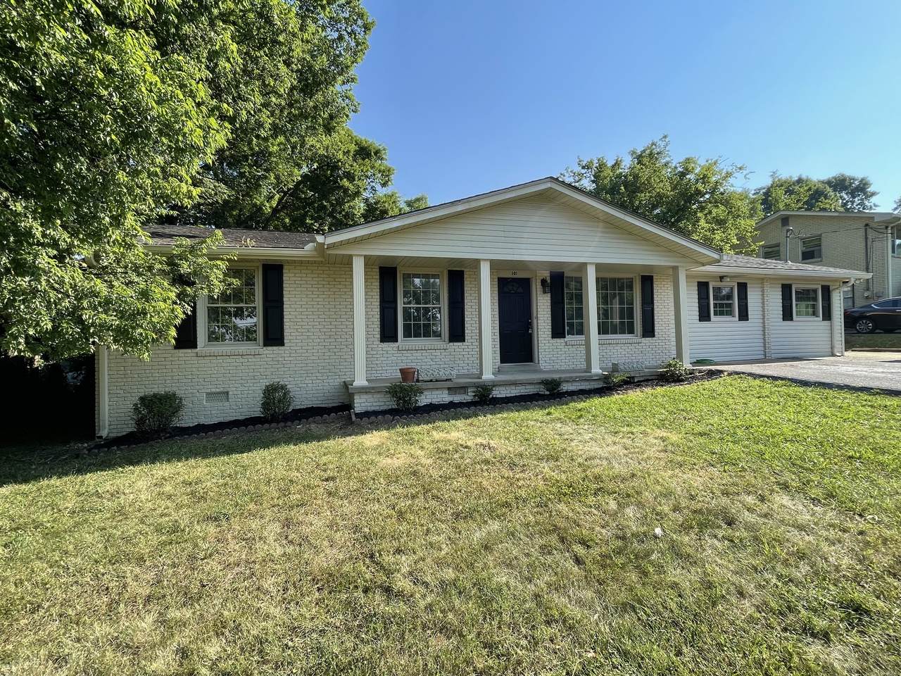 101 Laura Ave - Photo 1