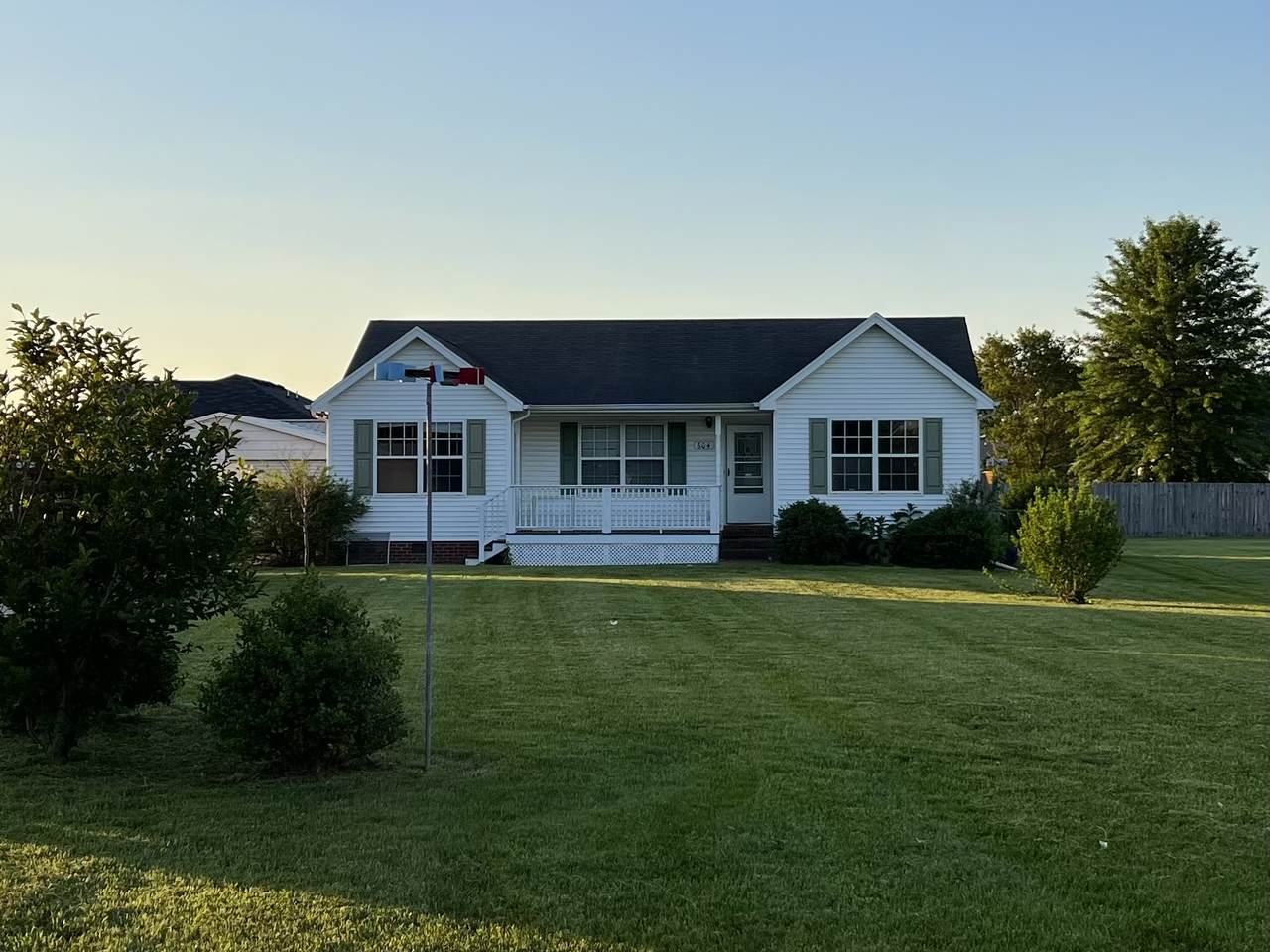 604 Portland Blvd - Photo 1
