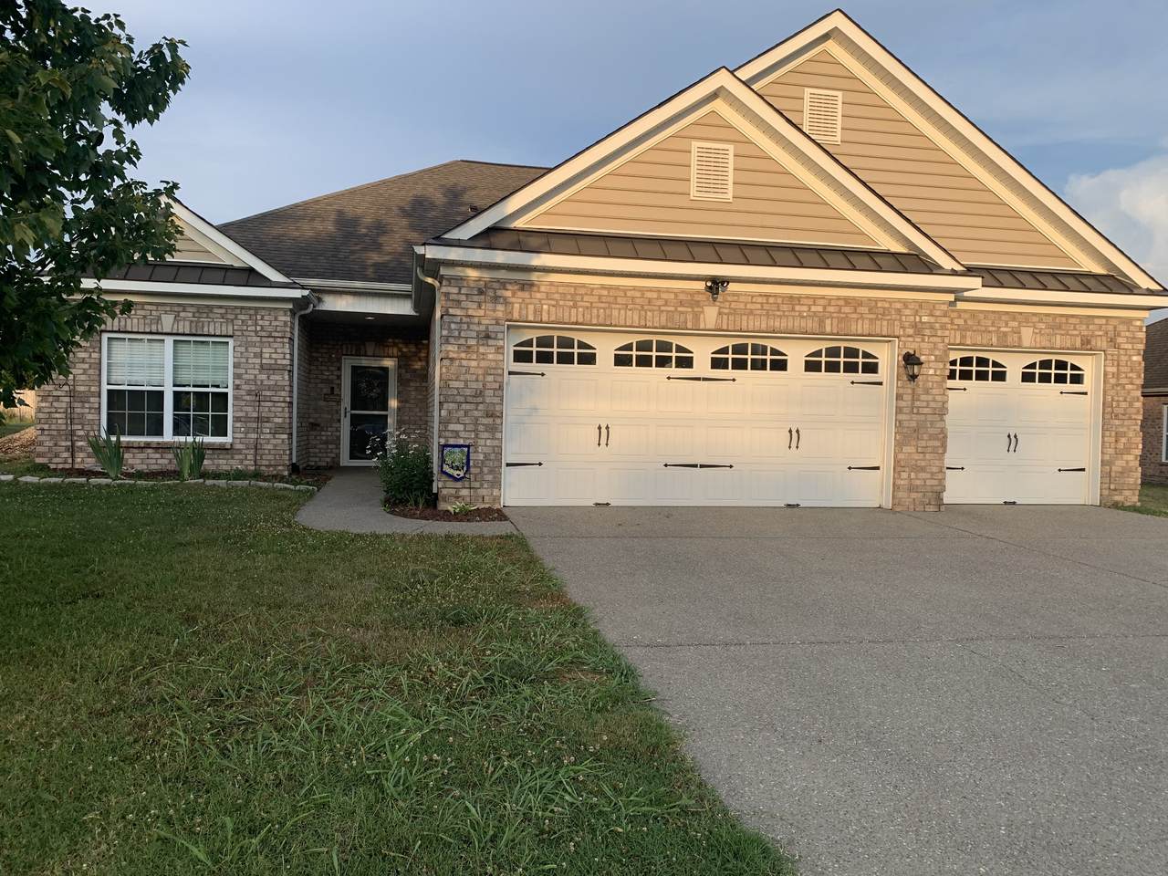 211 Remington Ave - Photo 1
