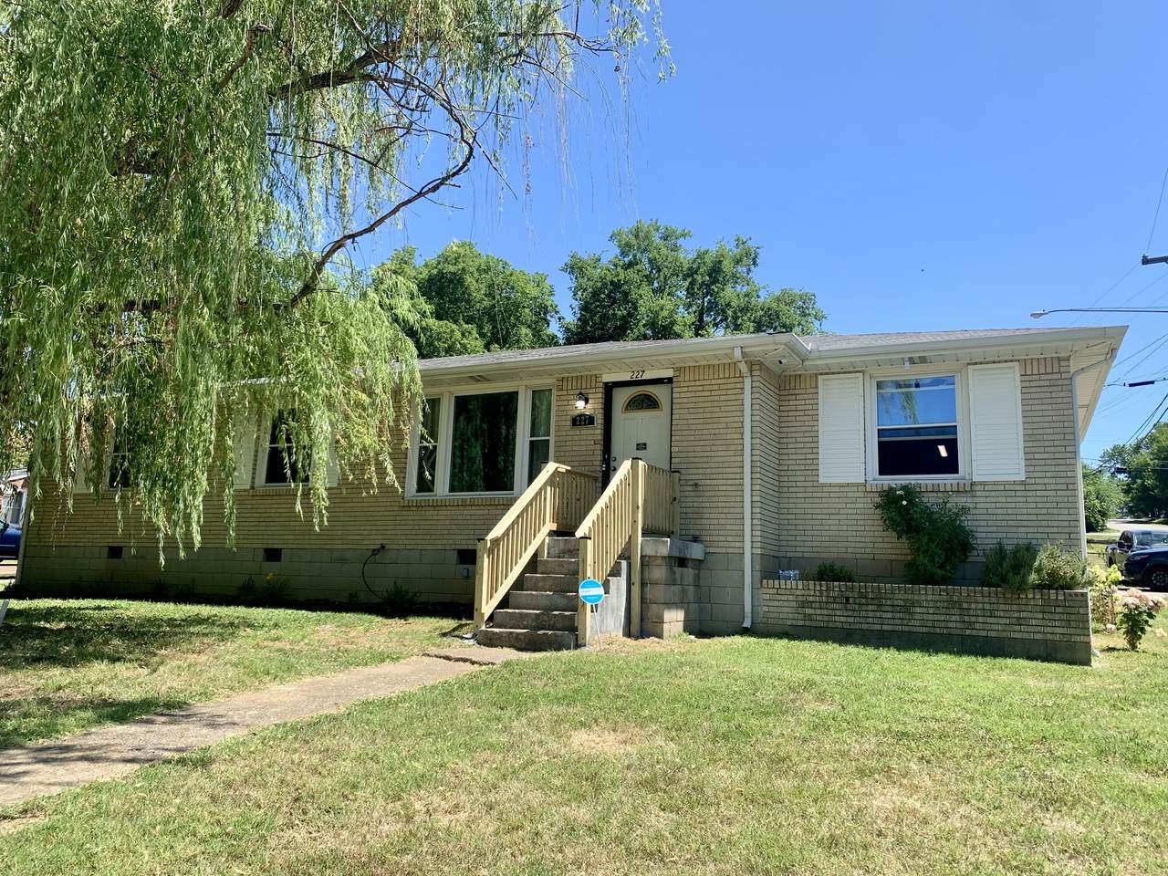 227 Bonnaridge Dr - Photo 1