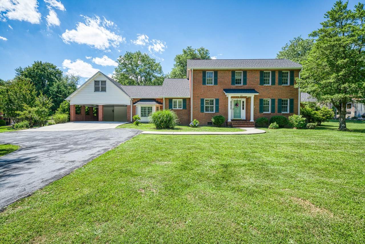 920 Hillside Dr - Photo 1