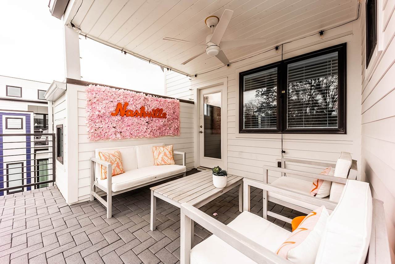 1308 Montgomery Ave - Photo 1