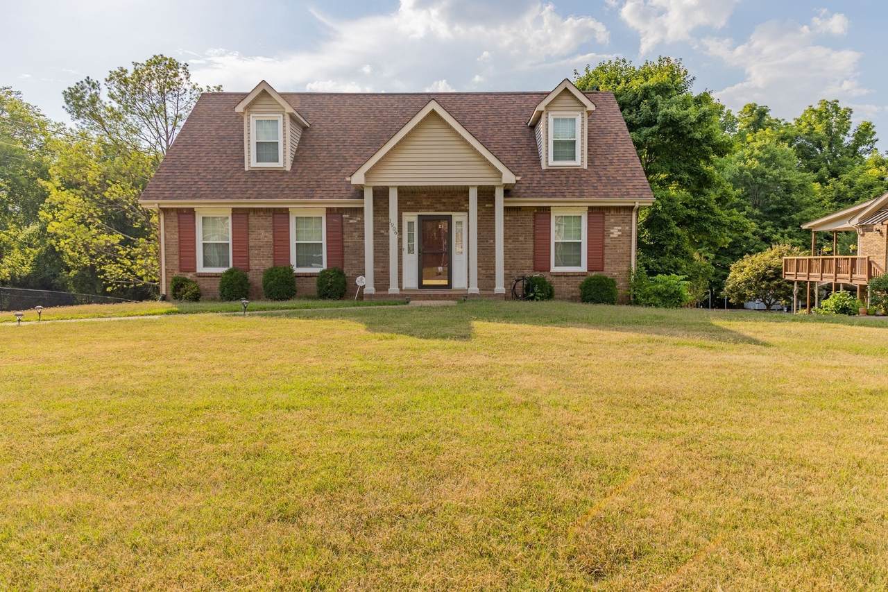 1906 Claymont Dr - Photo 1