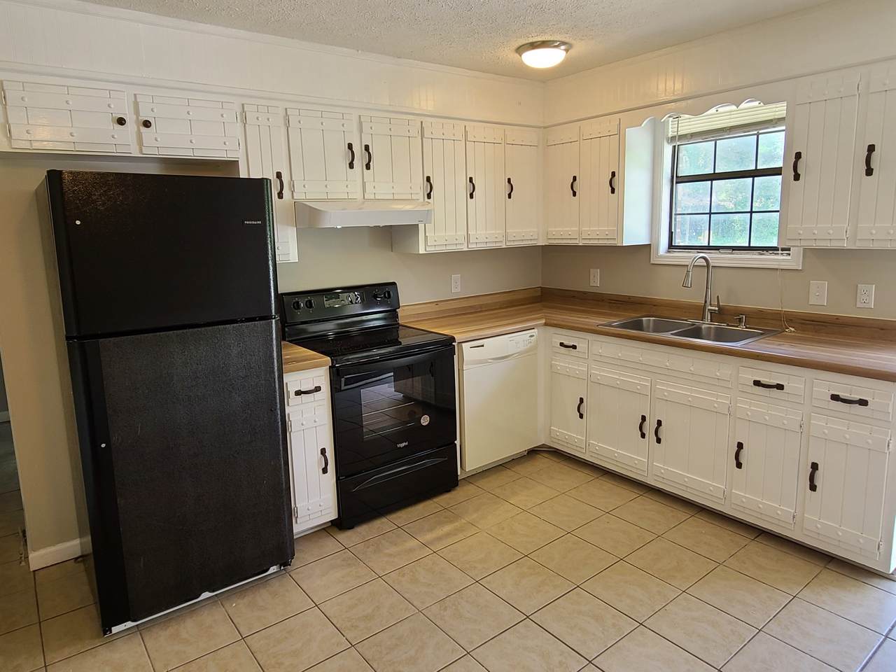 1609 Hartsville Pike - Photo 1