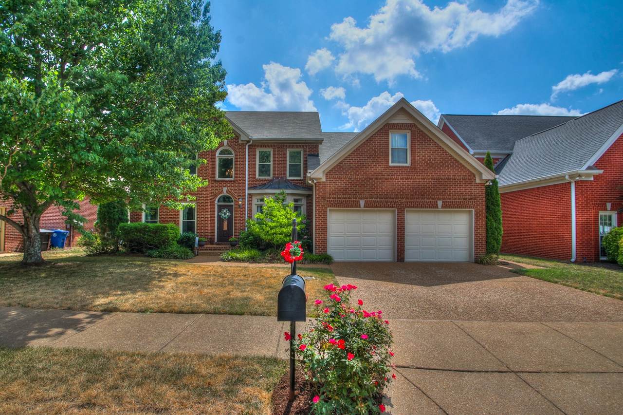 216 Karnes Dr - Photo 1