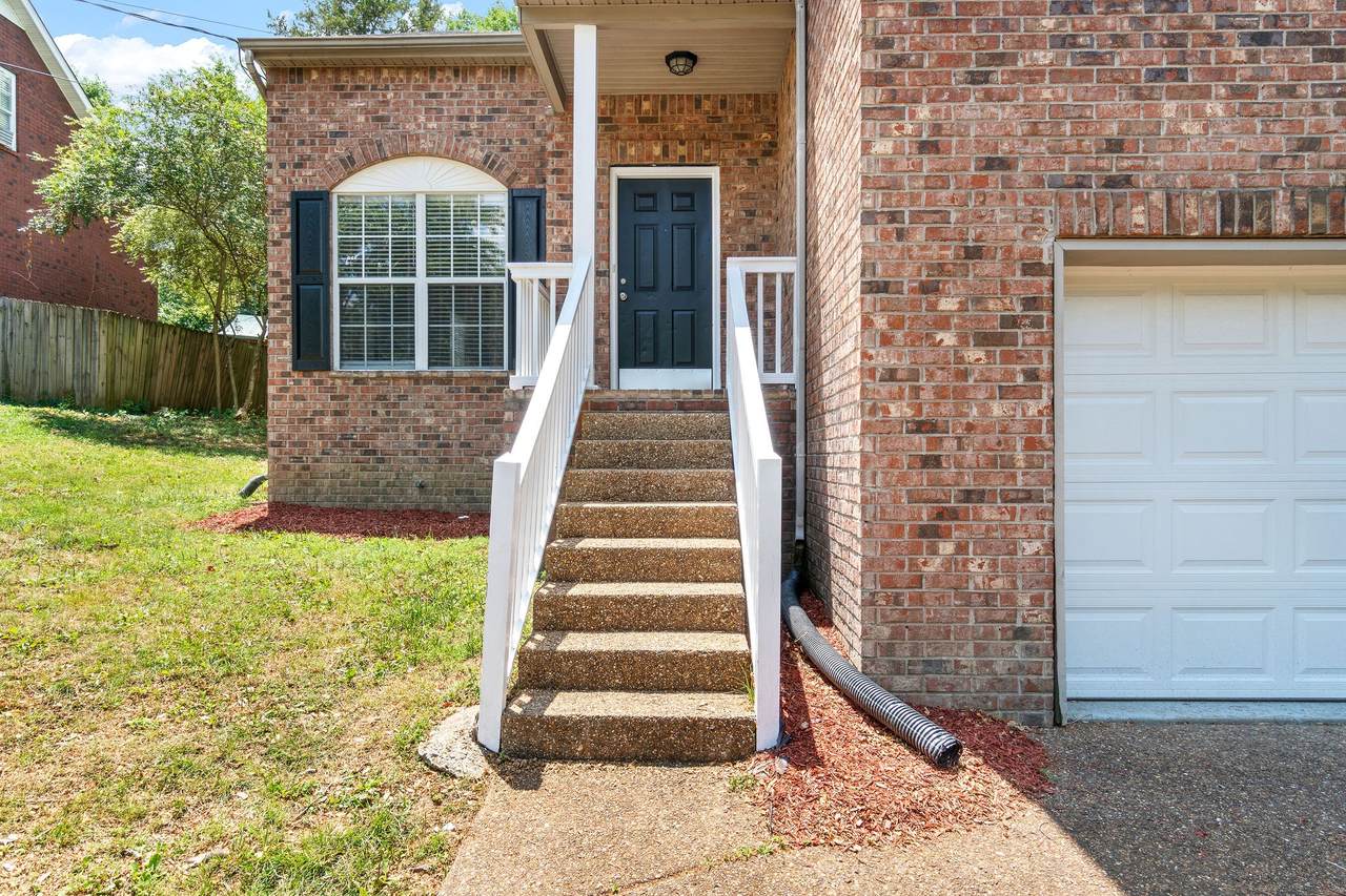 1404 Brighton Cir - Photo 1