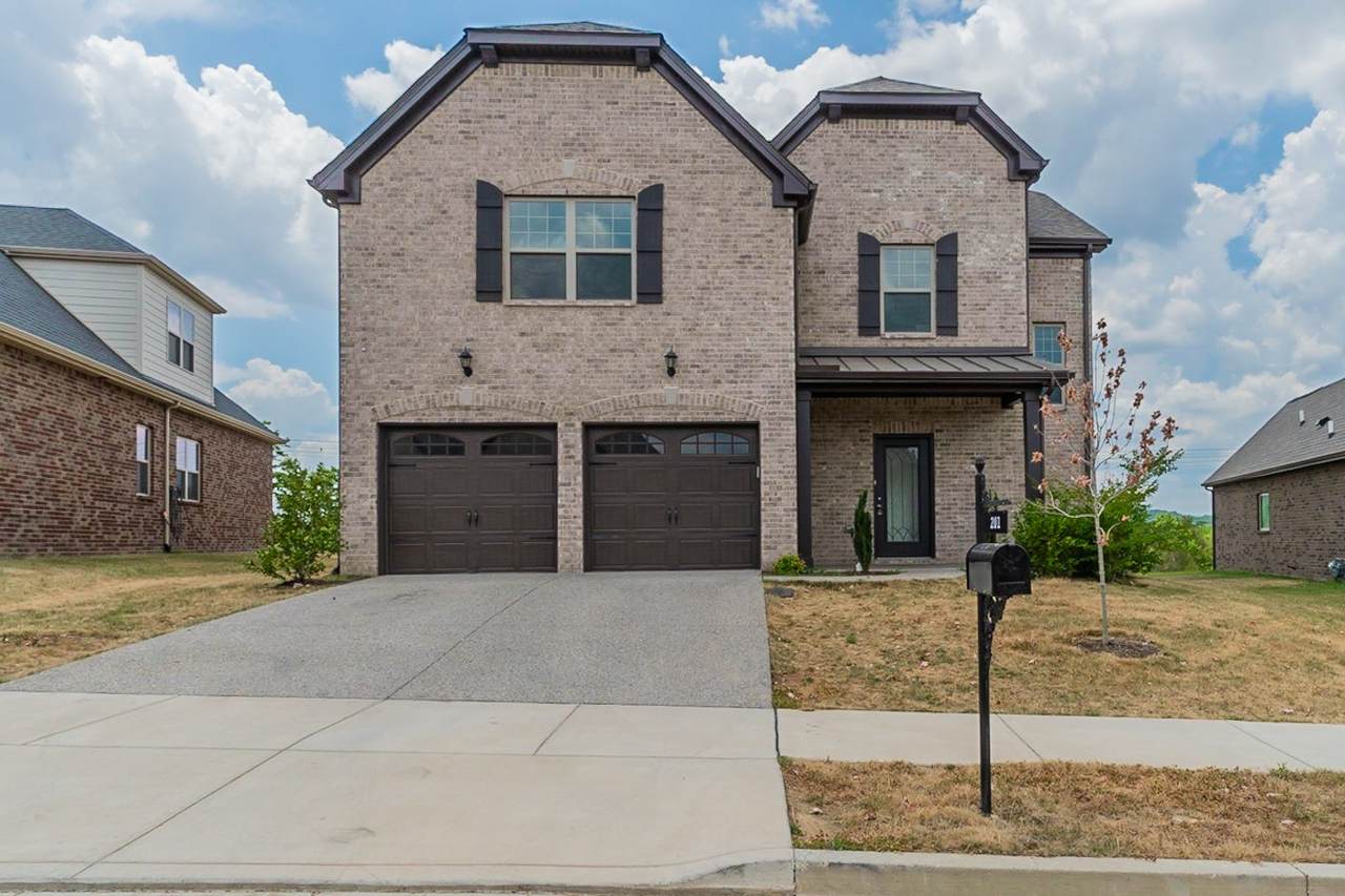 201 Ferdinand Dr - Photo 1
