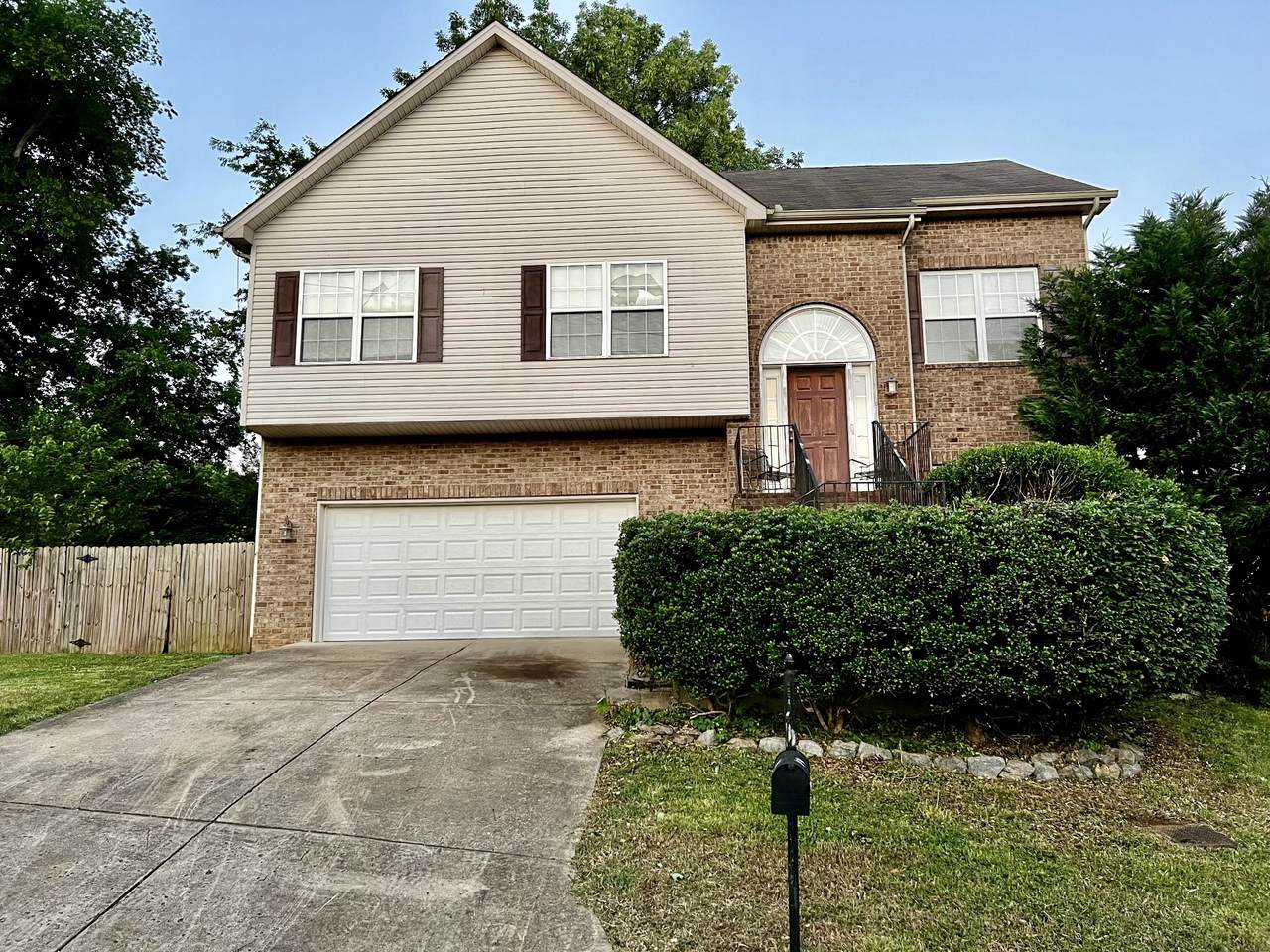 1405 Walton Oak Dr - Photo 1