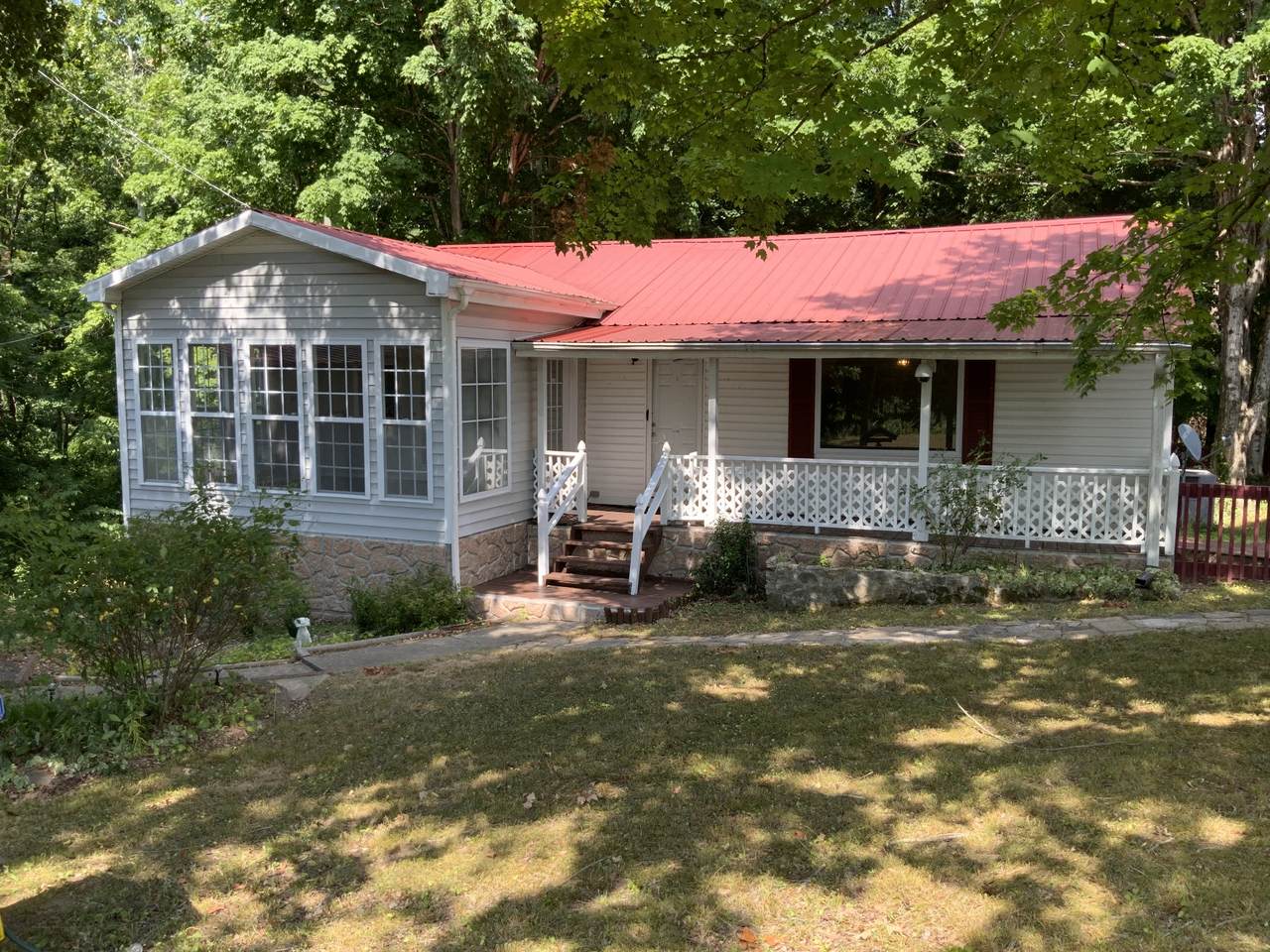 1436 Ridge Cir - Photo 1