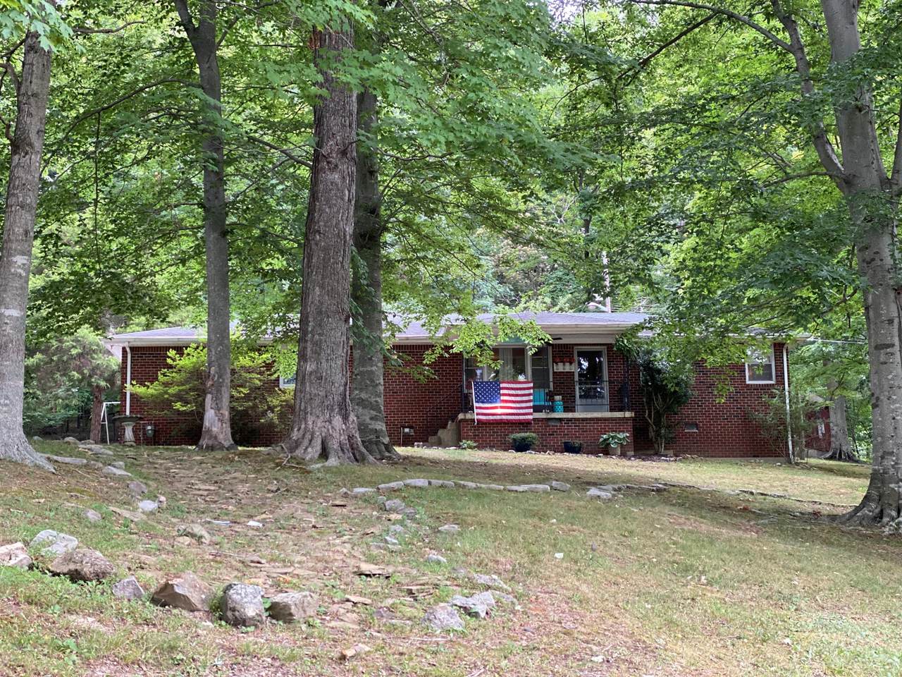 2562 Main St - Photo 1