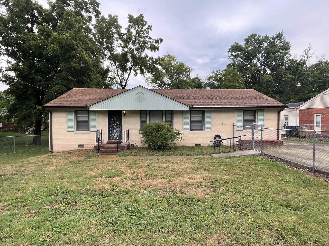 352 Melpar Dr - Photo 1