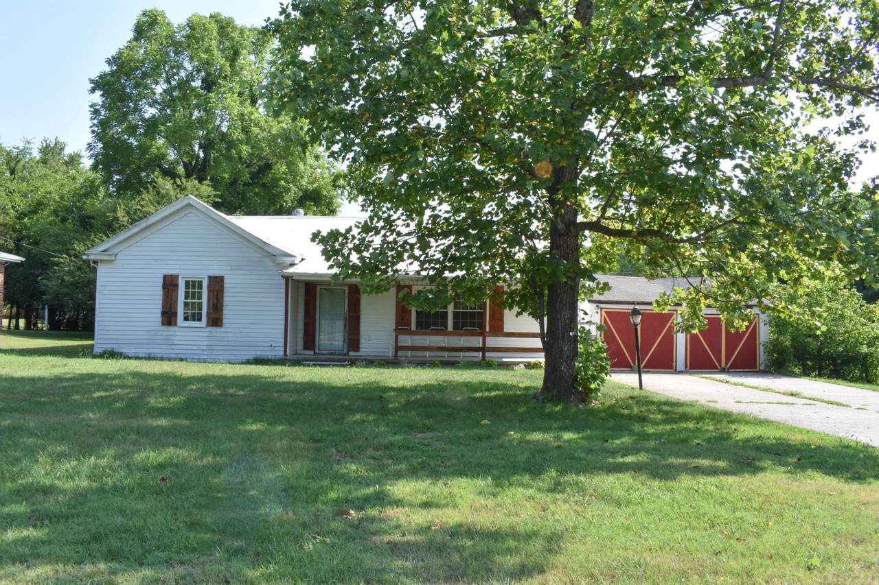 400 W Main Street - Photo 1